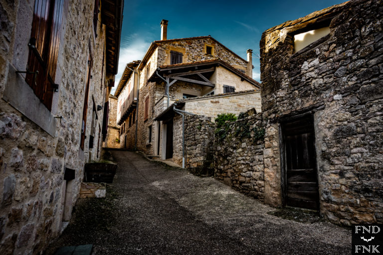 Photographie village région tourisme terroire occitanie toulouse